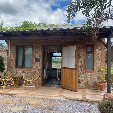 Driftwood And Jolie Cottages Sam Roi Yot Exterior photo